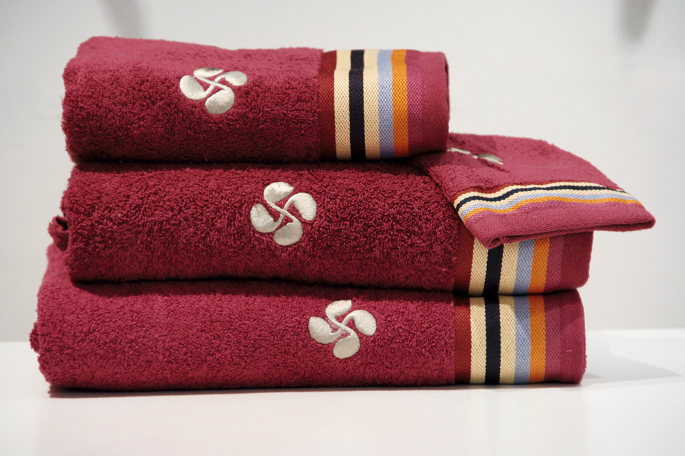 coffrets cadeaux serviettes de bains gant - rouge